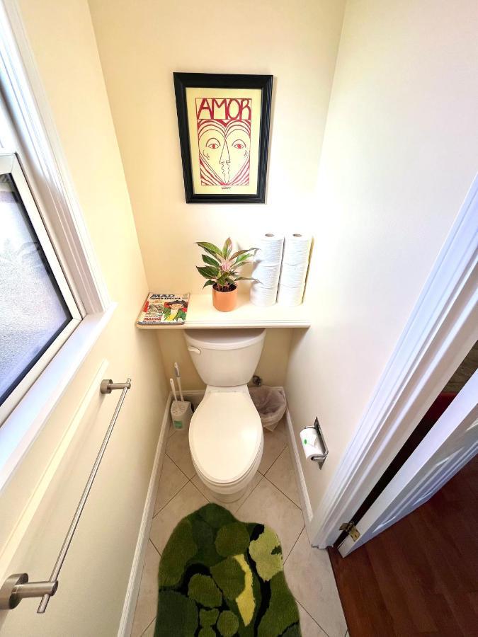 Spacious Renovated Petaluma Home- Pool Table, Fire Pit, Parking Exterior foto