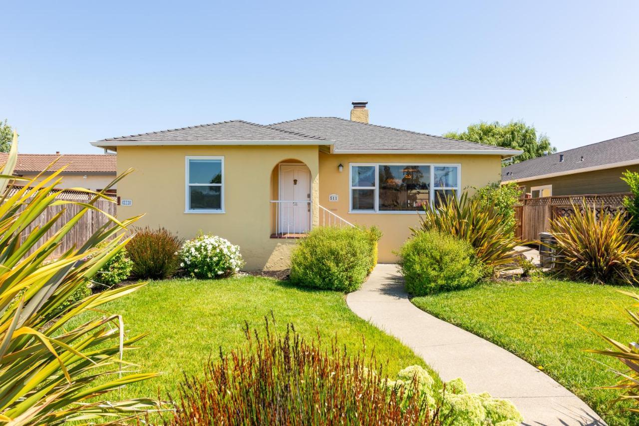 Spacious Renovated Petaluma Home- Pool Table, Fire Pit, Parking Exterior foto